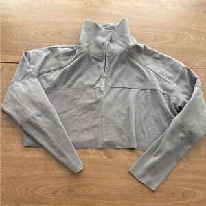 Forever 21 Light Gray Knit Cropped Long Sleeve top